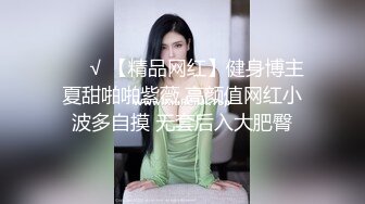 乖巧的学妹露脸在家伺候小哥哥，各种舔鸡巴让小哥深喉草嘴，听狼友指挥摆各种姿势让小哥爆草，无套内射骚臀