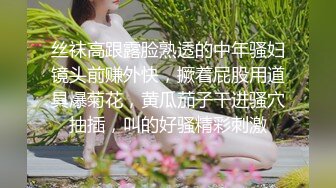 清纯系美女宝贝露脸直播大秀，听狼友指挥揉奶子玩逼，近距离特写展示骚穴，浴室洗澡诱惑精彩刺激笑起来可爱